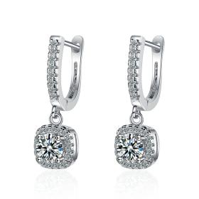 Diamond embedded short earrings